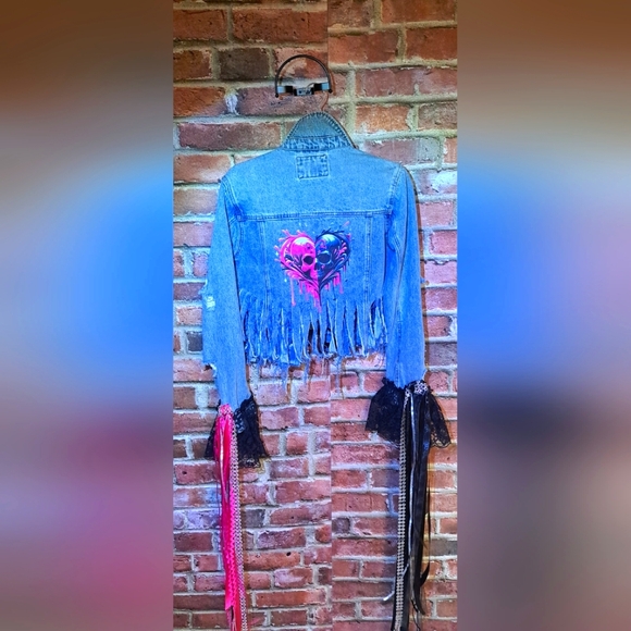 A POSHERS LIFE - Picture 2 of 14